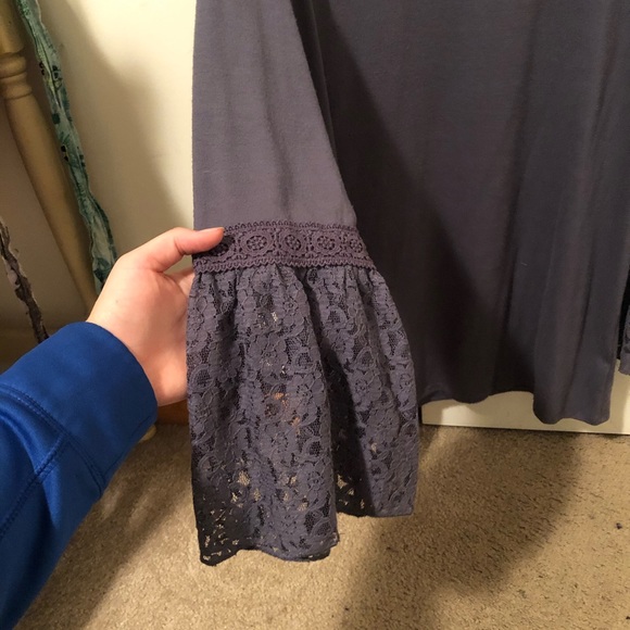 Long lace sleeve top, used as a long shirt - Picture 2 of 3